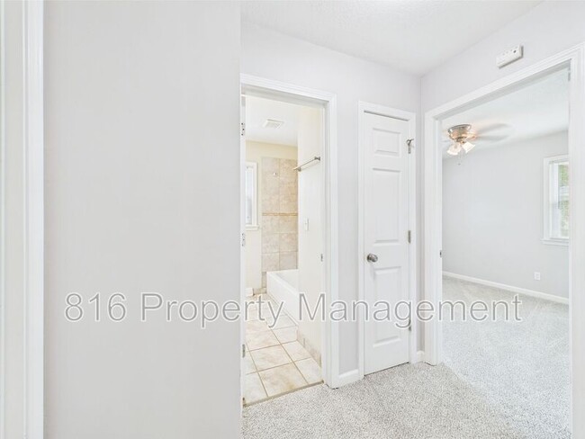 Building Photo - 10525 Skiles Ave