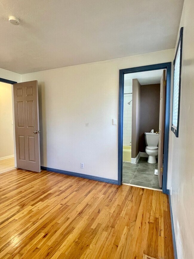 Building Photo - Taylorsville 3 Bedroom Home