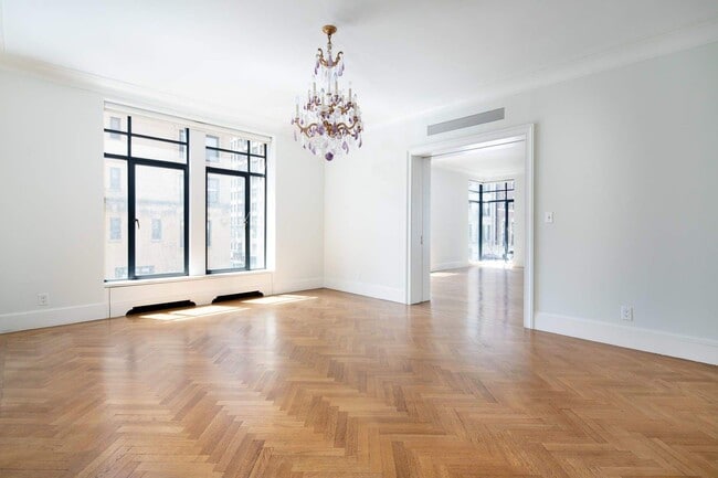Building Photo - 47 E 91st St