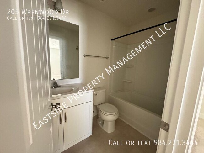 Building Photo - 205 Wrenwood Dr