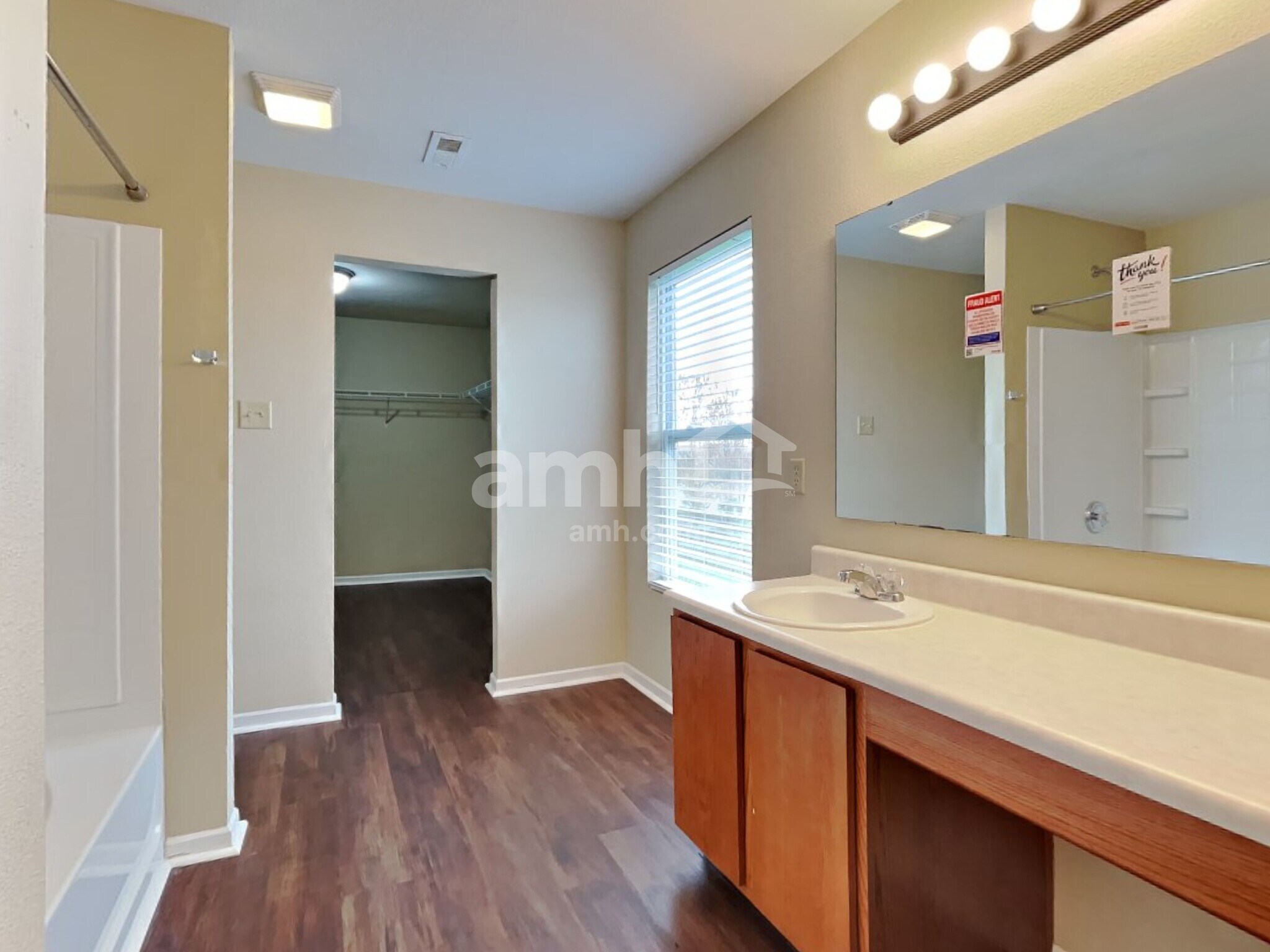 Building Photo - 10522 McClain Dr