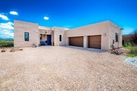 Building Photo - Stunning 3-Bedroom Home with Mountain View...