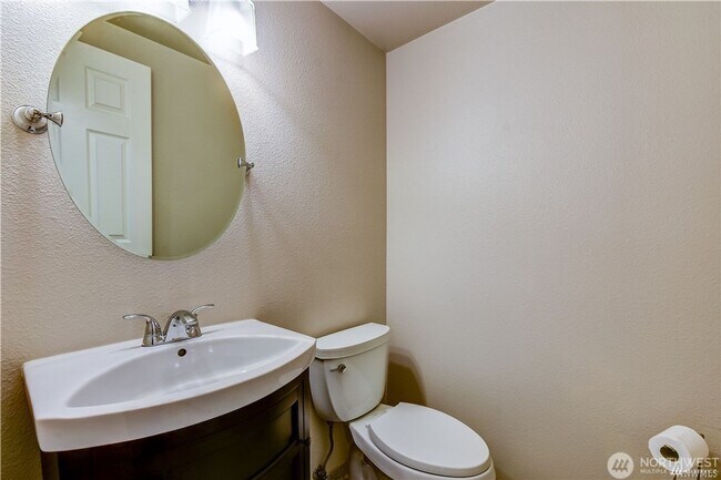 Building Photo - 3bd/2.5ba Renton Home