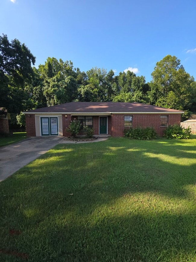 Primary Photo - 30 Hammco Cir