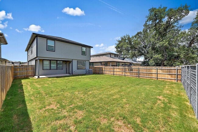 Building Photo - Spacious & Stylish Living in Liberty Hill