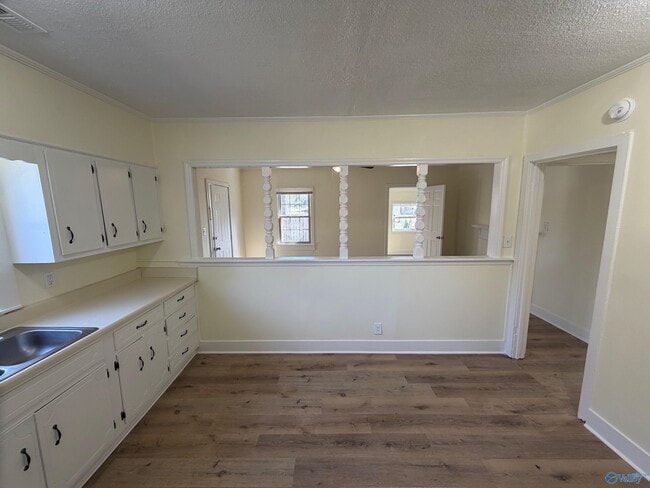 Building Photo - 1821 7th St SE