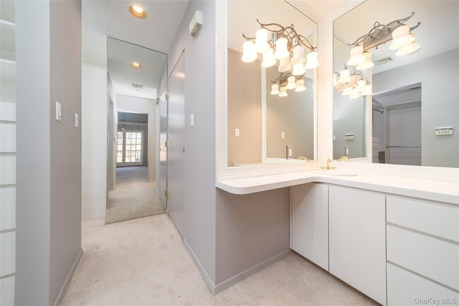 Building Photo - 143 Round Hill Rd