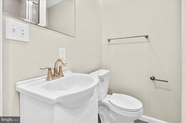 Building Photo - 38 Bloomsbury Ave