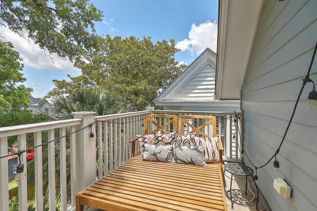 Building Photo - RARE Gem -- Downtown CHS Home!