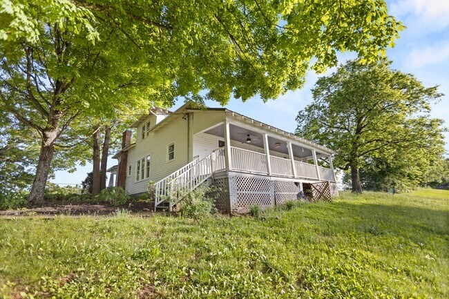 Building Photo - 1542 Boyds Creek Hwy