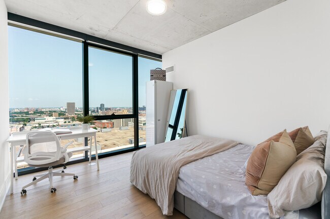 Building Photo - 234 W Polk St