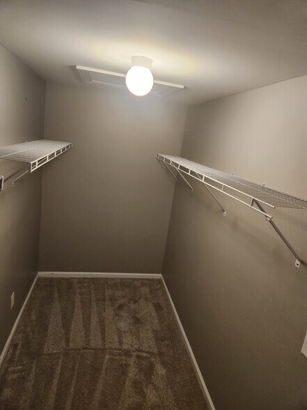 Building Photo - 170 Forestview Cir