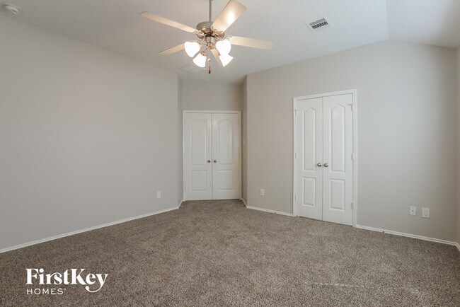 Building Photo - 2235 Oak Rise Dr