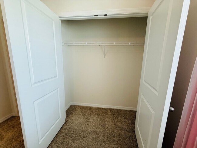 Building Photo - 2856 Suncoast Blend Dr
