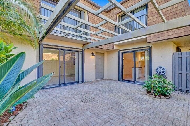 Building Photo - 3134 SW 20th Terrace