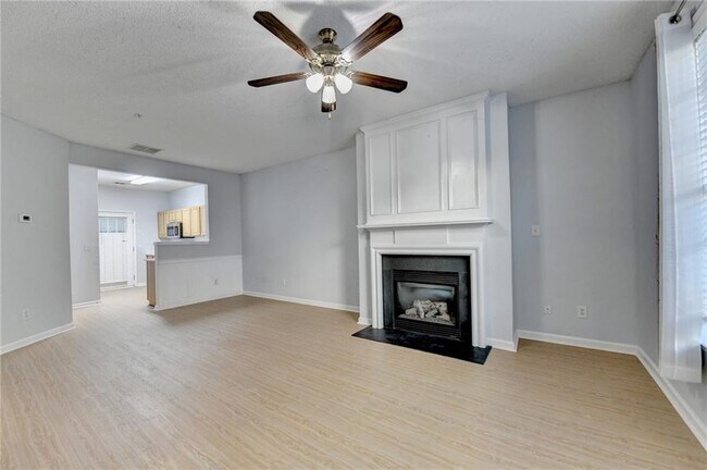 Building Photo - 229 Riverstone Commons Cir