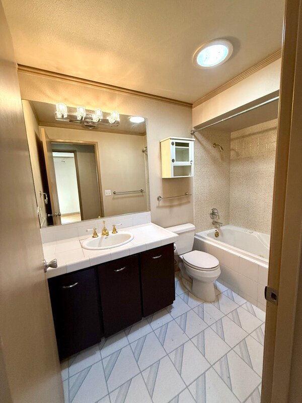 Building Photo - 9087 SW Monterey Pl