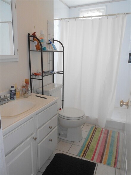 Building Photo - 6 Newton St