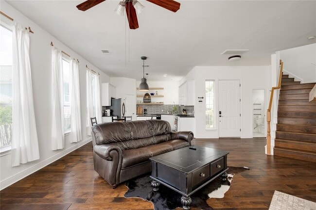 Building Photo - 1802 Village Oak Ct