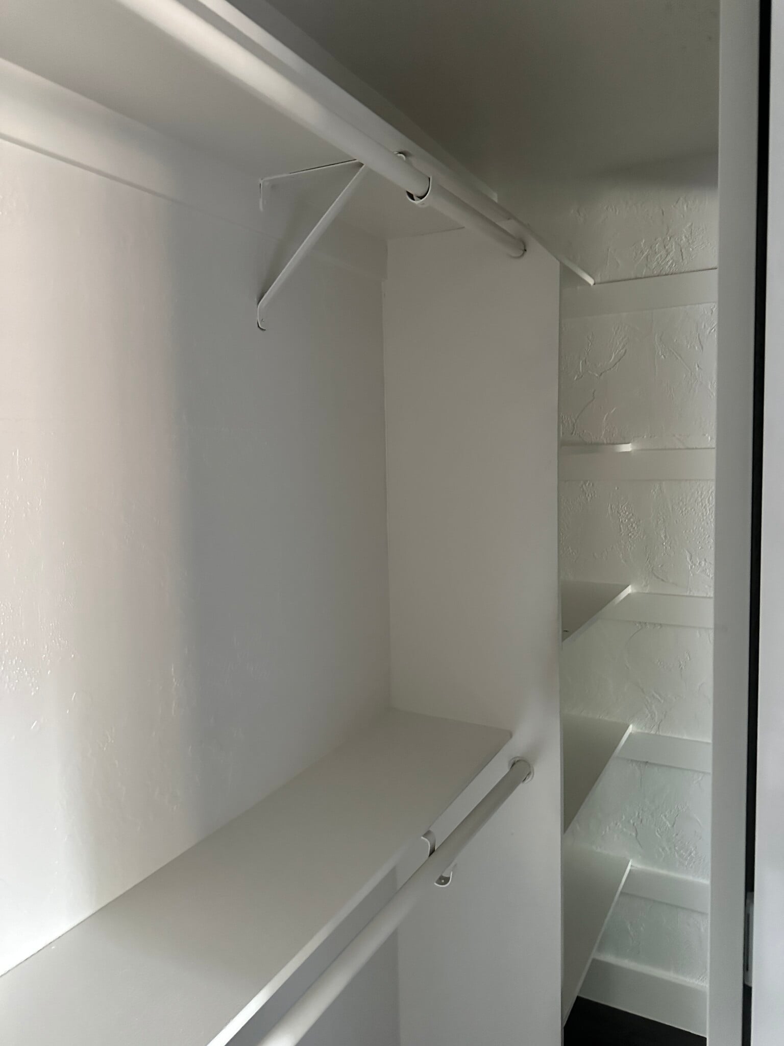 Master closet - 4864 Chablis Ct