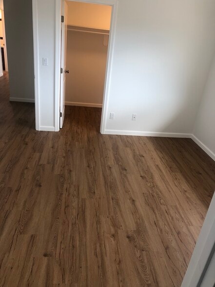 Building Photo - 2052 10th Ave