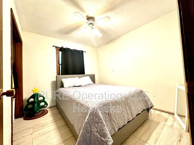 Building Photo - 105 N Elm St