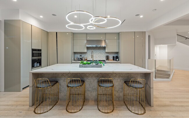 Building Photo - 7567 Hermes Dr