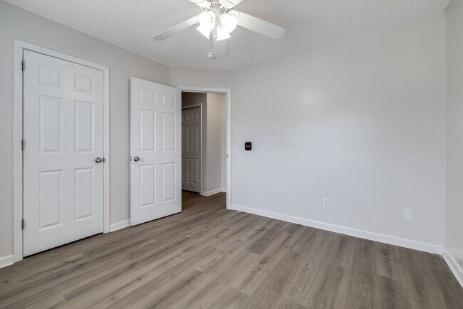 Building Photo - Spacious Home with Shop in Rincon!  No HOA!