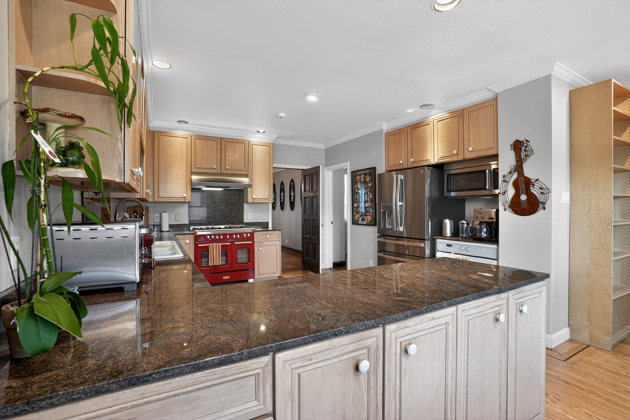 Kitchen facing dining room - 60 Goleta Ave