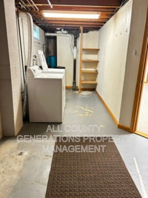 Building Photo - 2281 Weymouth Rd