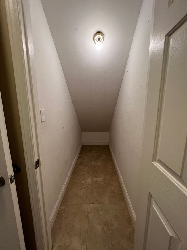 Building Photo - 5504 Pine Canyon Dr