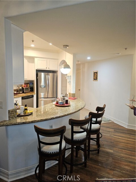 Building Photo - 14343 Burbank Blvd