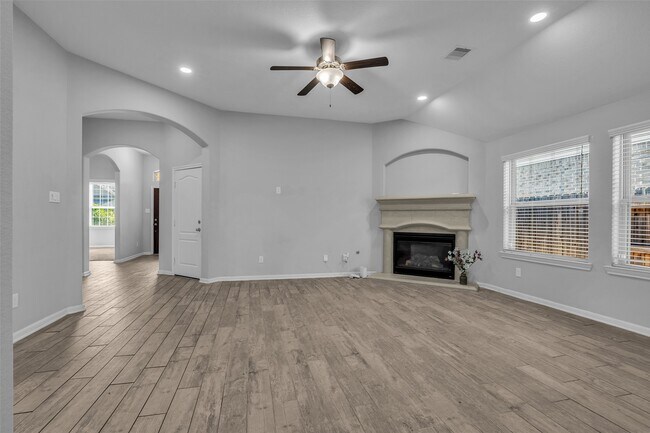 Building Photo - 16838 Ellicott Rock Dr