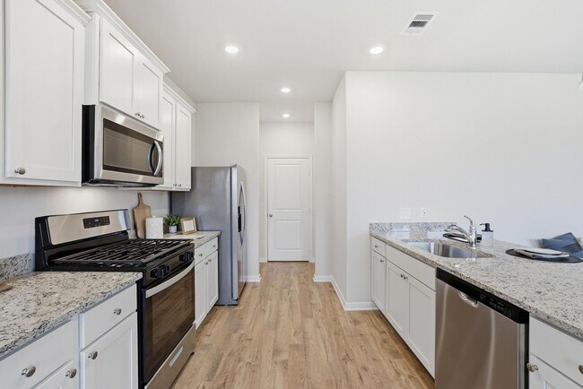 Building Photo - 5902 Peony Pl