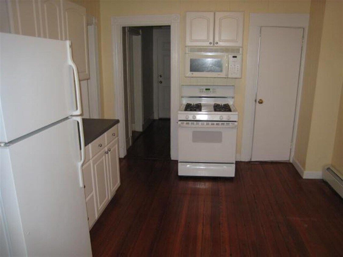 Primary Photo - 10 Clifton St