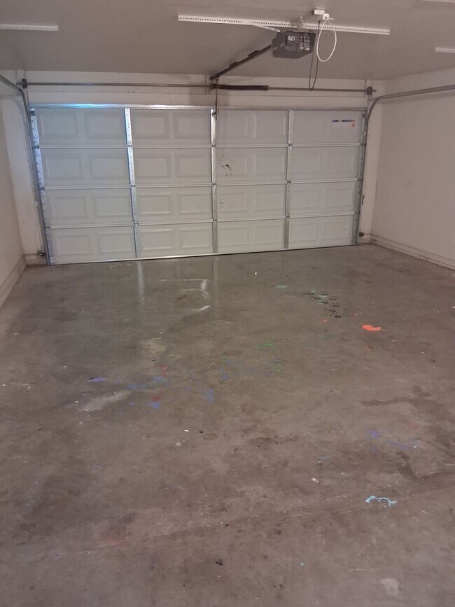 Building Photo - 3806 Lone Oak Dr