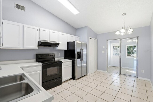 Building Photo - 1972 Bonneville Dr