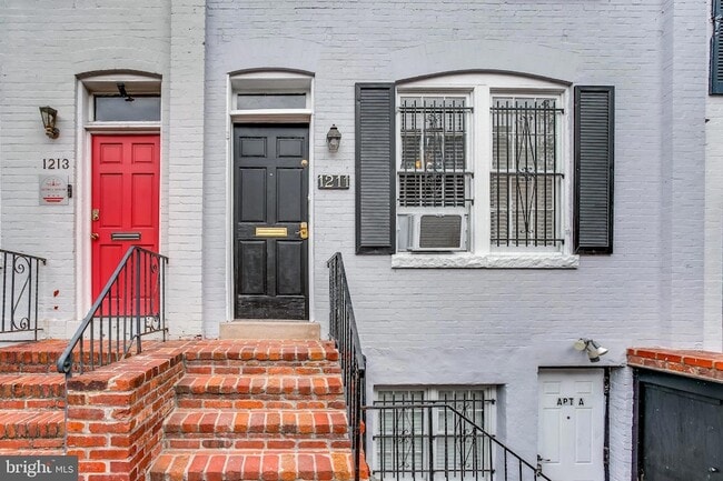 Building Photo - 1211 33rd St NW