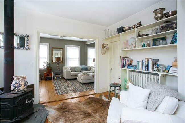 Building Photo - 94 Spring St