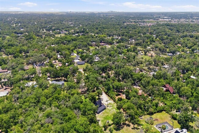 Building Photo - 7210 Valrie Ln