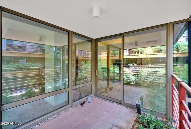 Building Photo - 7121 E Rancho Vista Dr