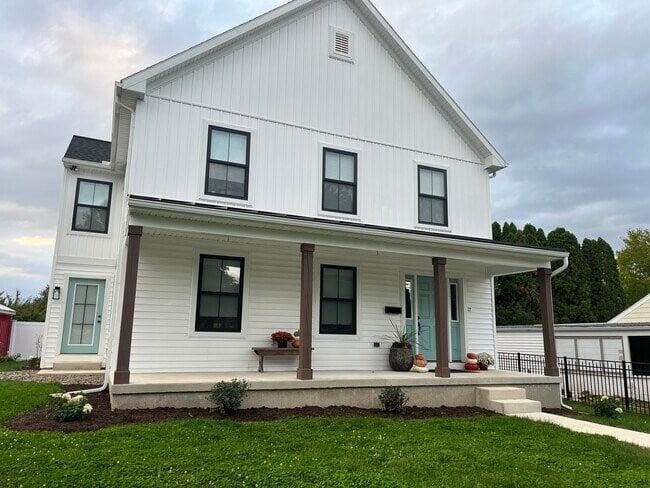 Building Photo - 17 N 5th St