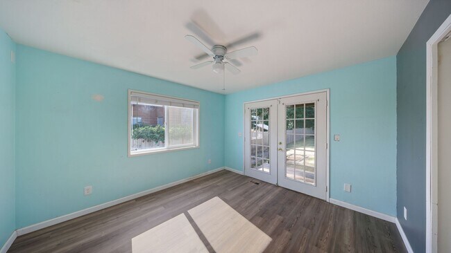 Building Photo - 4 Bed 3 Bath - 2 Living Rooms - Office Area - Pet Friendly - NAS Whidbey