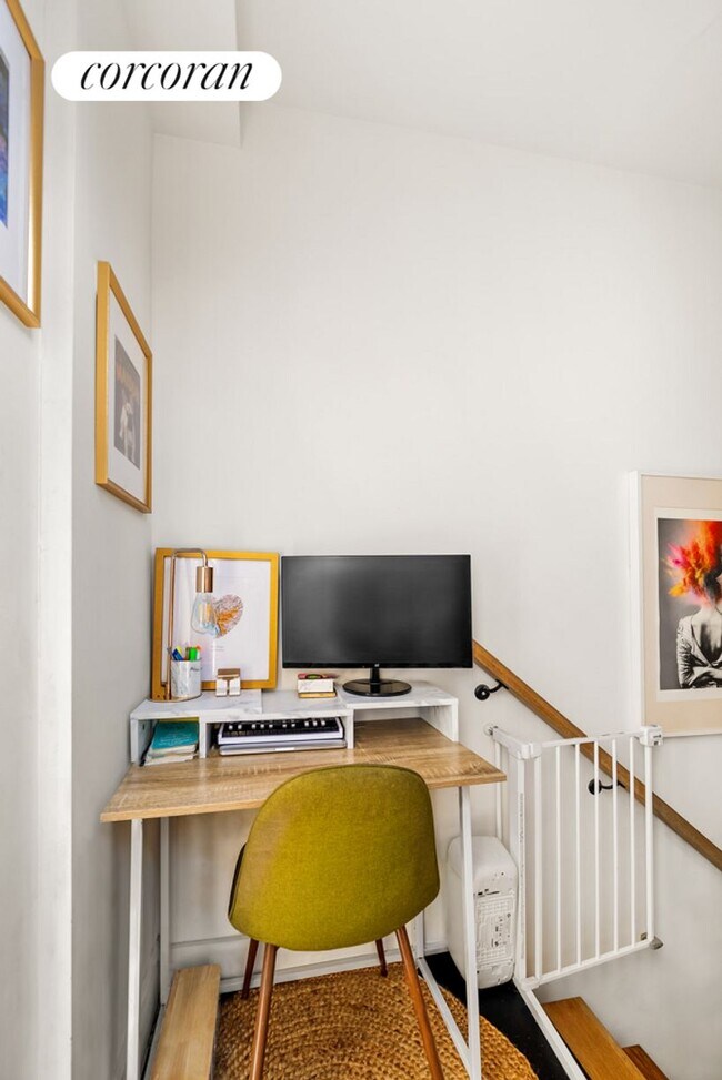 Building Photo - 289 Devoe St