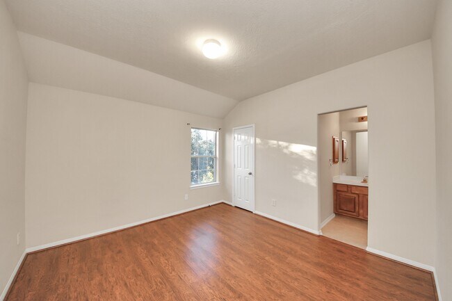 Building Photo - 822 Glen Abbey Dr