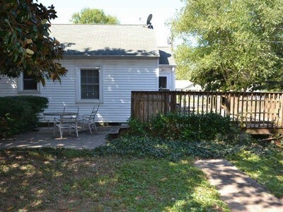 Building Photo - 1402 N Tennessee Blvd