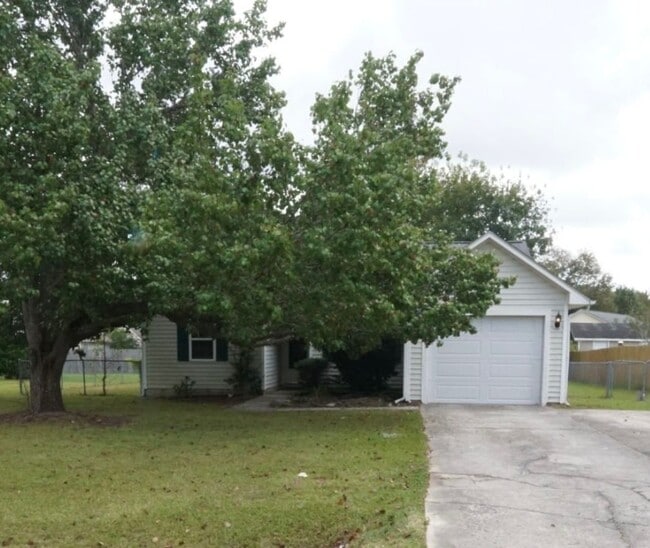 Building Photo - 103 Eastgate Dr