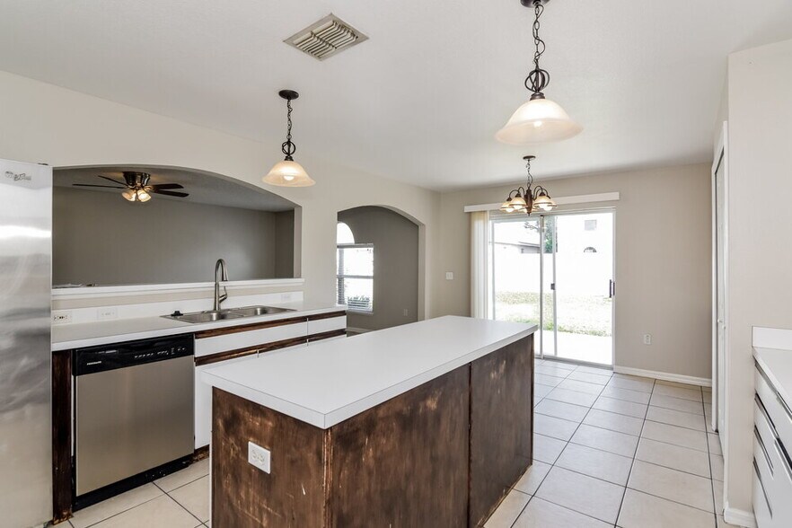 Building Photo - 6216 Cannoli Pl