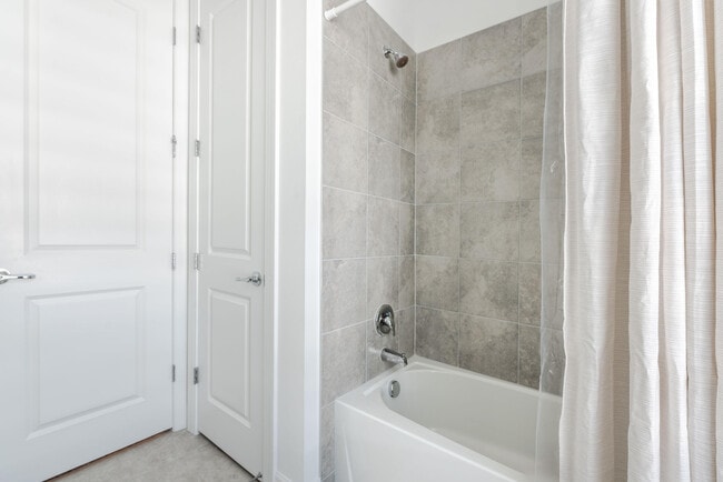 Building Photo - 6082 Carre Wy