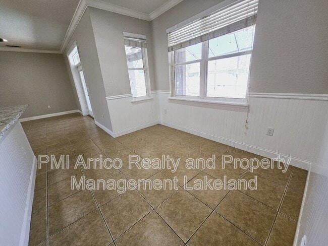 Building Photo - 1930 Saddlewood Ct